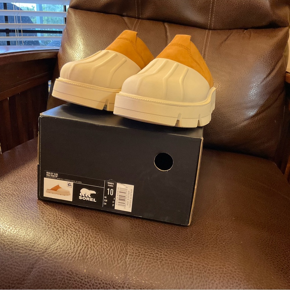 Sorel Tan Leather and White Rubber Clog Mules - Picture 2 of 4